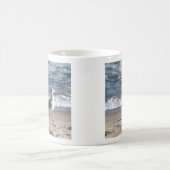Seagull auf der Beach Tasse (Mittel)