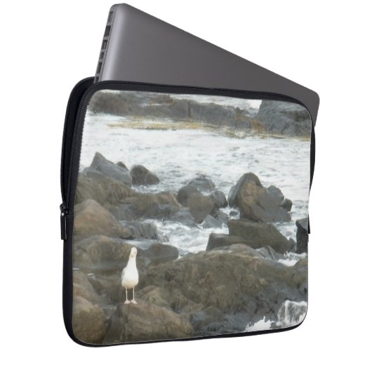 Seagull auf Felsen Laptopschutzhülle (Vorne Rechts)