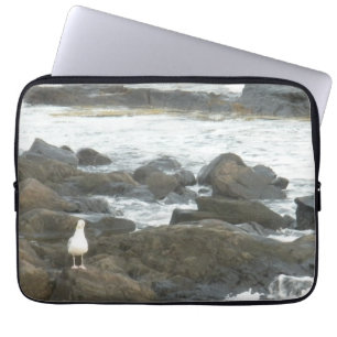 Seagull auf Felsen Laptopschutzhülle