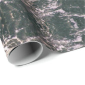 SEAGULL FLIEGT ÜBER DEN MEERESWELLEN GESCHENKPAPIER (Rolleneckpunkt)