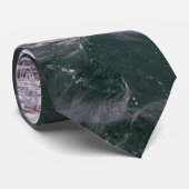 SEAGULL FLIEGT ÜBER DEN MEERESWELLEN KRAWATTE (Gerollt)