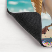 Seagull Holding an Ice Cream Cone Mousepad (Ecke)