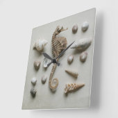 Seahorse And Shells Quadratische Wanduhr (Winkel)