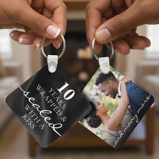 Sealed with a Kiss Black 10th Birthday Anniversary Schlüsselanhänger