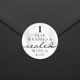Sealed with a Kiss White 1st Birthday Anniversary Runder Aufkleber