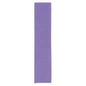 Seamless  medium purple polka dot pattern kurzer tischläufer (Vorderseite)