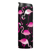 Seamless pattern from pink flamingos on a dark bac thermosbecher (Nach rechts gedreht)