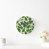 Seamless Pattern with Green Tea Leaves Runde Wanduhr (Zuhause)