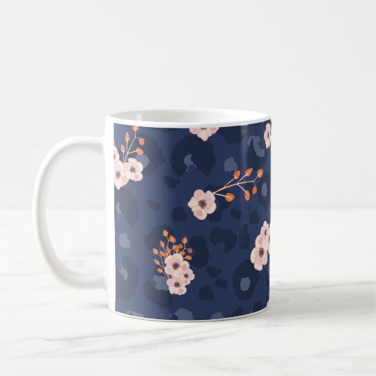 Seamless pattern with leopard skin and pink small kaffeetasse (Links)