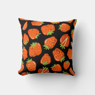 Seamless pattern with little strawberries on black kissen