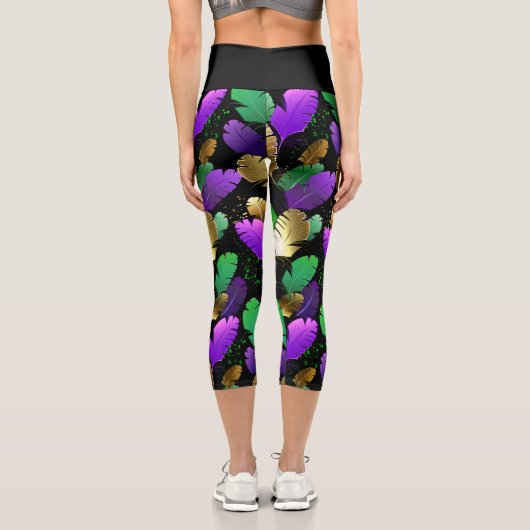 Seamless Pattern with Mardi Gras feathers Capri Leggings (Rückseite)