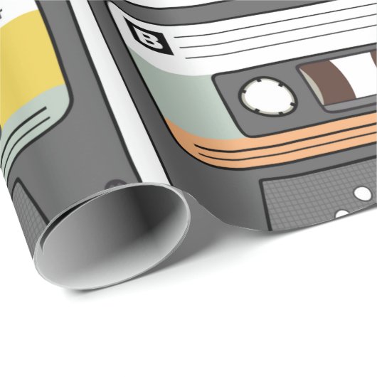 Seamless pattern with retro cassette tapes in dood geschenkpapier (Rolleneckpunkt)