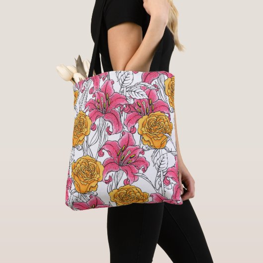Seamless pattern with roses and lilies. Hand drawn Tasche (Von Nahem)