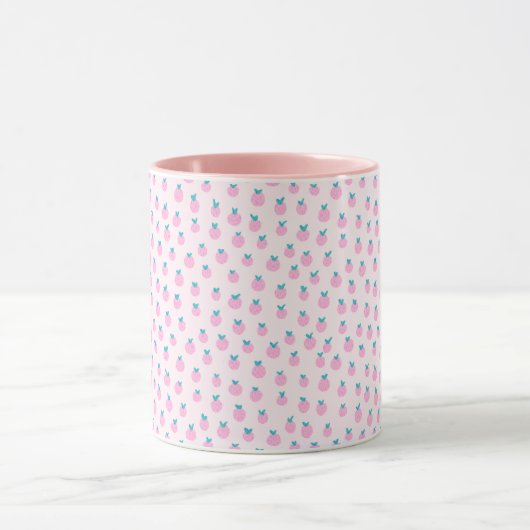 Seamless Strawberry Pattern – Pastel Pink Cute Tasse (Zentrum)