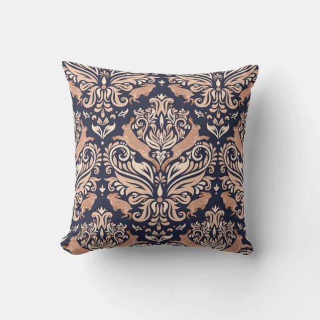 Seamless symmetrical pattern in the Damask style.  Kissen (Vorderseite)