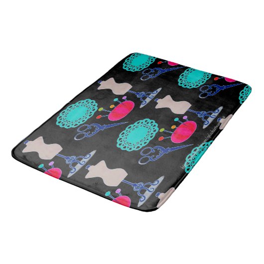 "Seamstress" Badematte (Schrägansicht)