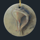 Seashell Beach Whelk Snail Conch Muschel Art Keramikornament<br><div class="desc">Diese Muschel ist ein nah aufgewecktes Bild von Strandkeule,  das auf einem Strand sitzt,  von der Künstlerin Mary Hubley aus Florida. Die Muschel passt gut zum Stranddekor,  das eine Touch Muschel benötigt. Dieser schöne weiße Walk hat einen sandweißen Hintergrund. Der Walk ist ein perfektes Geschenk für ein Strandhaus!</div>
