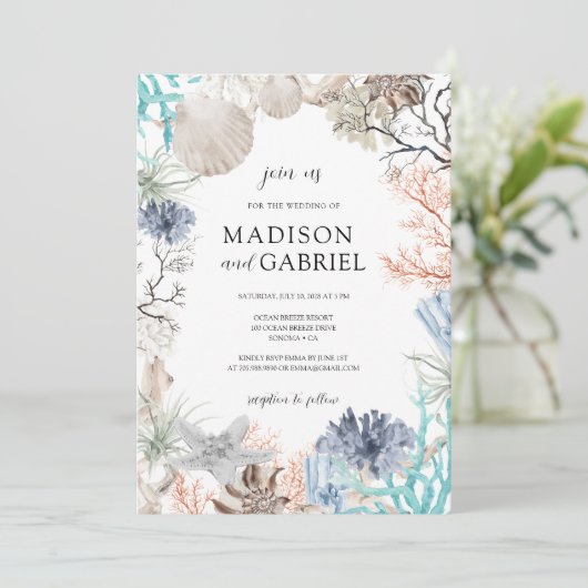 Seashell Coral Starfish Hochzeit am Meer Einladung (Stehend Vorderseite)