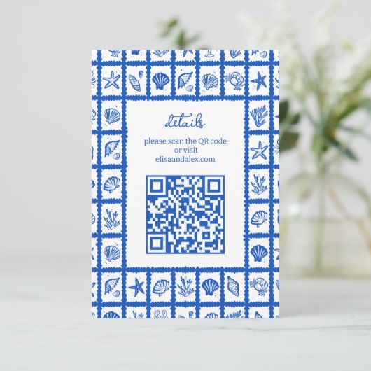 Seashell Grid Beach Wedding CUSTOM QR Code Begleitkarte (Stehend Vorderseite)