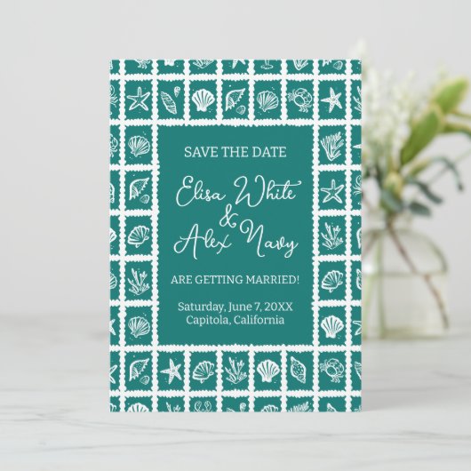 Seashell Grid Beach Wedding CUSTOM QR Code Save The Date (Stehend Vorderseite)