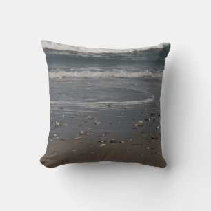 Seashell Littered Beach Pillow Kissen