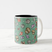 Seashell Pattern auf einer Tasse (VorderseiteRechts)