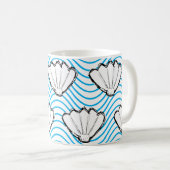 Seashell Sketch weiß und blau Wellenmuster Kaffeetasse (VorderseiteRechts)