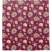 Seashell & Starfish Muster auf Maroon-Hintergrund Duschvorhang (Vorderseite)
