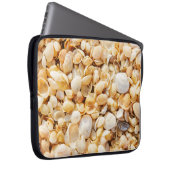 Seashell strukturierte Sommer Strand Hintergrund. Laptopschutzhülle (Vorne Rechts)