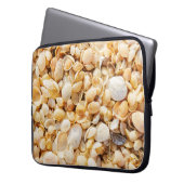 Seashell strukturierte Sommer Strand Hintergrund. Laptopschutzhülle (Vorderseite Links)