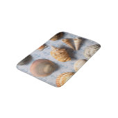 Seashells auf Anker-Hintergrund Badematte (Schrägansicht)