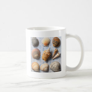 Seashells auf Anker-Hintergrund Kaffeetasse