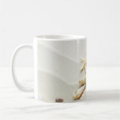 Seashells auf der Strand-Tasse Kaffeetasse (Links)