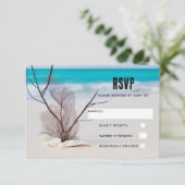 Seashells auf einer Hochzeit am Sandy Beach Foto RSVP Karte (Stehend Vorderseite)