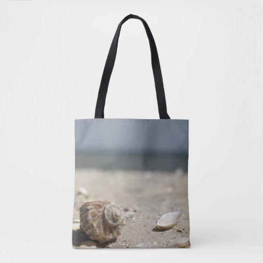 Seashells auf Sand durch das Meer Tasche (Vorderseite)