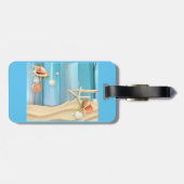 Seashells auf Sand Gepäckanhänger (Rückseite horizontal)