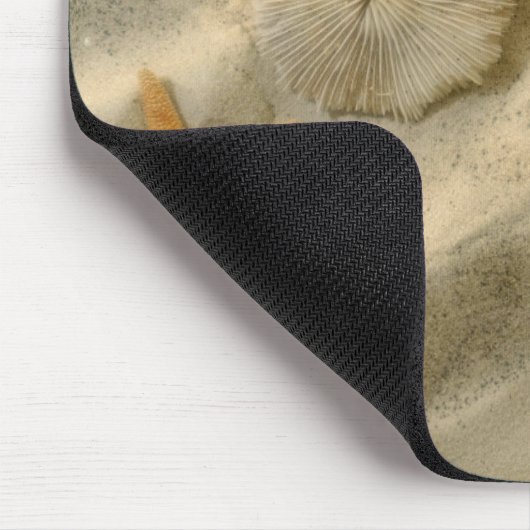 Seashells im Sand Mousepad (Ecke)