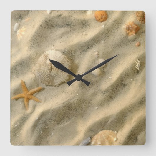 Seashells In Sand Quadratische Wanduhr (Vorderseite)