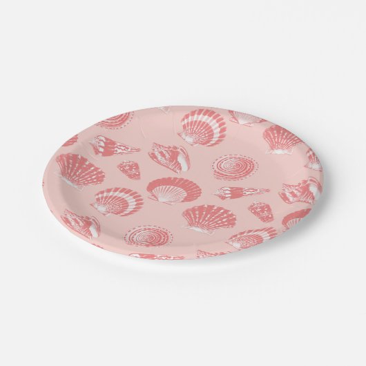 Seashells - korallenrotes rosa und Weiß Pappteller (Schrägansicht)