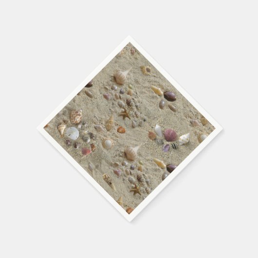 Seashells Nestled in Beach Sand Serviette (Ecke)