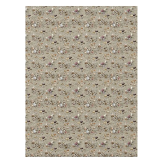 Seashells Nestled in Beach Sand Tischdecke (Vorderseite)