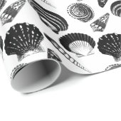 Seashells - Schwarzweiss auf einem weißen Geschenkpapier (Rolleneckpunkt)