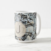 Seaside Shells Initial Mug Art Kaffeetasse (VorderseiteRechts)