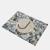 Seaside Shells Initial Welcome Fußmatte (Schrägansicht)