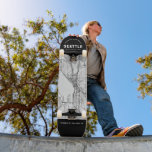 Seattle City Map Skateboard<br><div class="desc">Eine einzigartige Karte der schönen Stadt Seattle, Washington. Dieses Skateboard zeigt eine Straßenkarte der Stadt in einem schwarzen Rahmen oben und unten. Eine lustige Art, die Stadt, in der Sie Liebe haben, zu repräsentieren!</div>