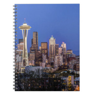 Seattle, Downtown und Mt. Rainier in der Dämmerung Notizblock