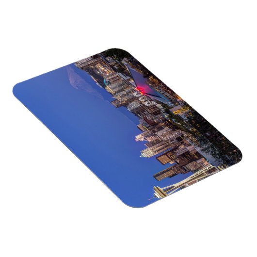 Seattle, Downtown und Rainier am Twilight Magnet (Rechte Seite)