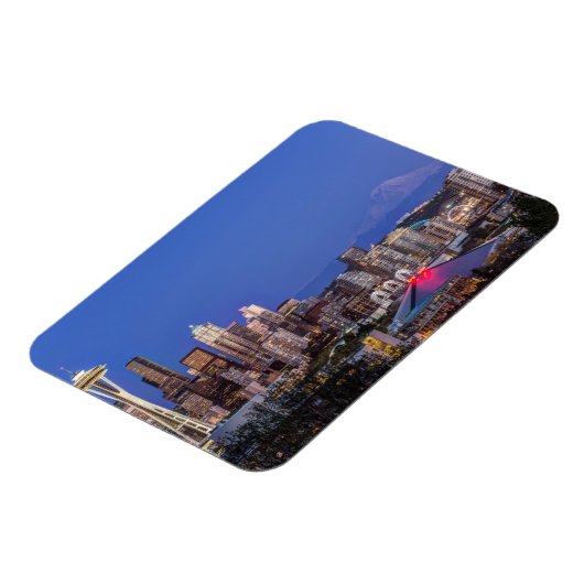 Seattle, Downtown und Rainier am Twilight Magnet (Linke Seite)