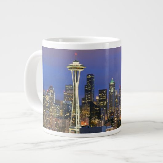Seattle gesehen von Kerry-Park in der Königin Anne Jumbo-Tasse (Vorderseite Links)