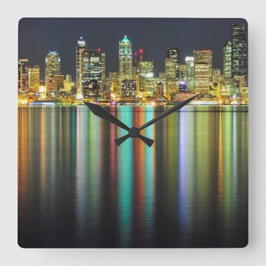 Seattle skyline at night with reflection quadratische wanduhr (Vorderseite)